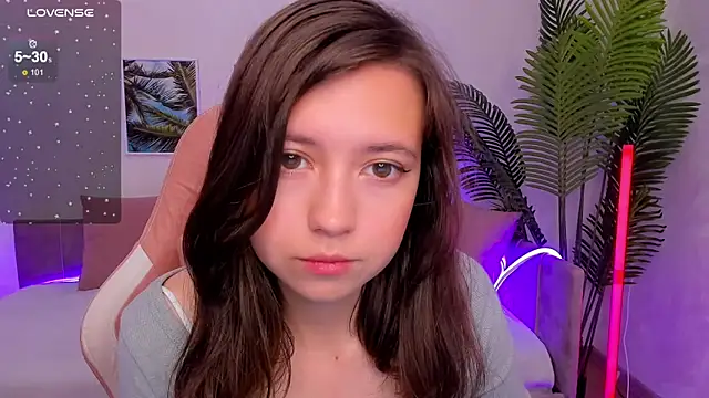 Snapshot of Lina_Brownie chatting on September 19, 2:46 am Lina Brownie online show from September 19, 2:46 am