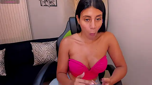 CharlotteCox  online show from October 30, 12:34 am