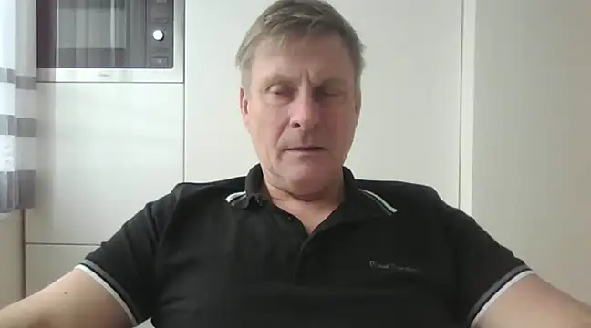 Snapshot of johnnym1 chatting on January 16, 11:58 am johnnym1 online show from January 16, 11:58 am