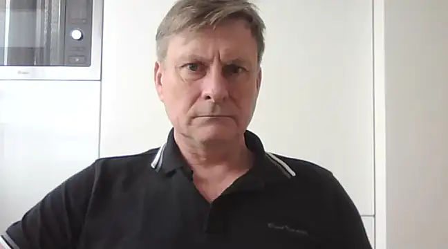 Snapshot of johnnym1 chatting on February 3, 1:08 pm johnnym1 online show from February 3, 1:08 pm