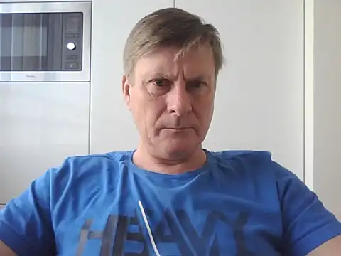 Snapshot of johnnym1 chatting on February 24, 8:06 am johnnym1 online show from February 24, 8:06 am