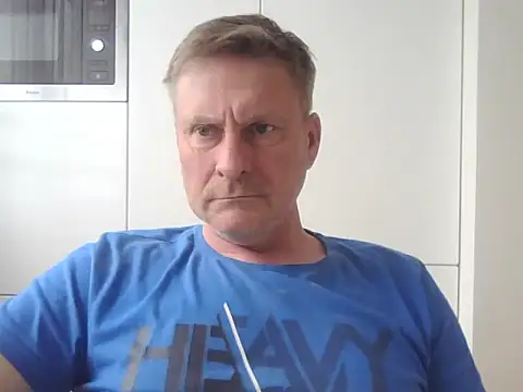 Snapshot of johnnym1 chatting on March 12, 1:40 pm johnnym1 online show from March 12, 1:40 pm