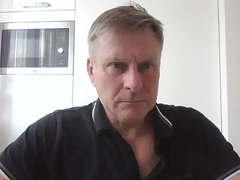 Snapshot of johnnym1 chatting on March 21, 1:01 pm johnnym1 online show from March 21, 1:01 pm