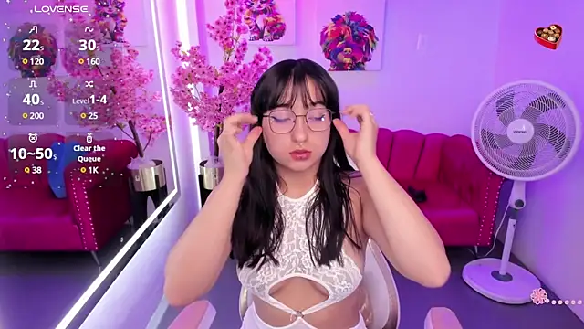 Snapshot of Miss_dolly_ chatting on February 7, 12:39 pm Miss dolly online show from February 7, 12:39 pm