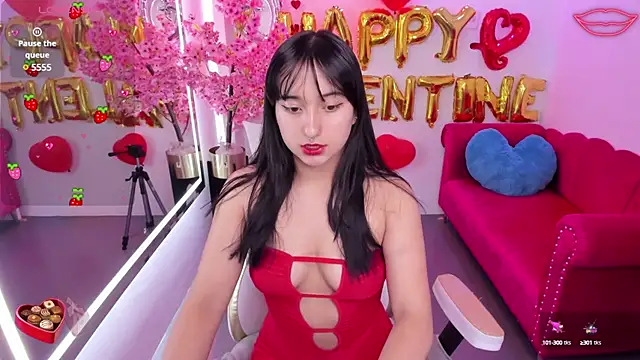 Snapshot of Miss_dolly_ chatting on February 19, 12:33 pm Miss dolly online show from February 19, 12:33 pm