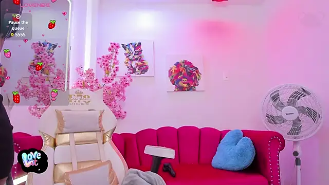 Snapshot of Miss_dolly_ chatting on March 10, 3:30 pm Miss dolly online show from March 10, 3:30 pm