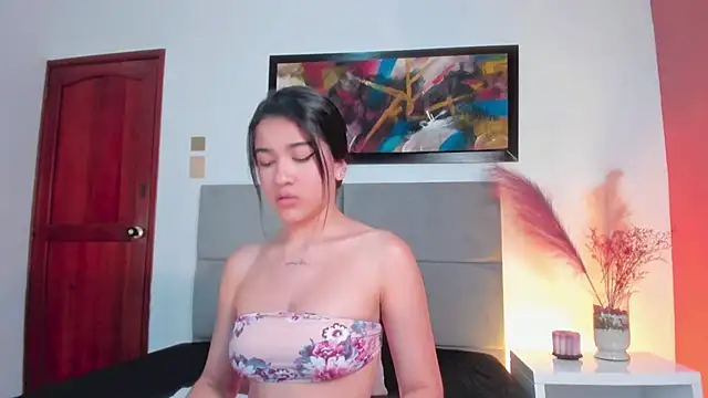 Snapshot of LeaahCarter chatting on February 13, 9:06 pm LeaahCarter online show from February 13, 9:06 pm