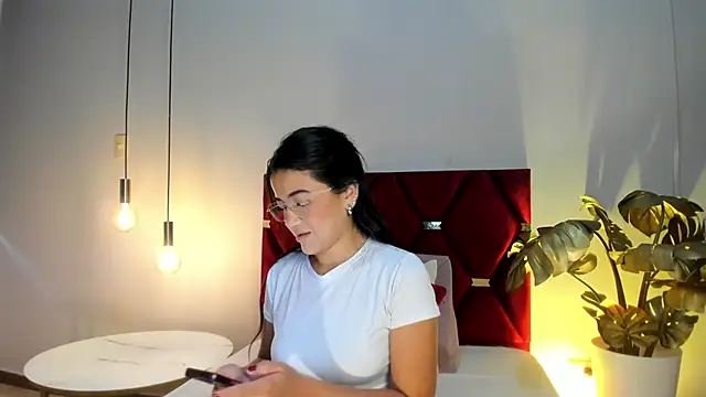 Snapshot of LeaahCarter chatting on October 17, 5:59 pm LeaahCarter online show from October 17, 5:59 pm
