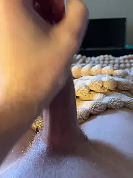 Snapshot of 40Cakes chatting on December 16, 5:33 pm 40Cakes online show from December 16, 5:33 pm