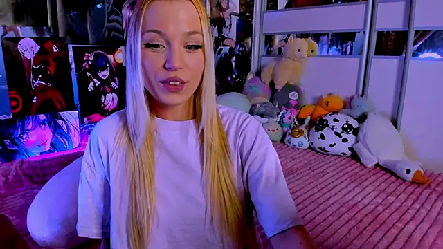 Snapshot of Cute__Pony chatting on December 10, 9:54 pm Cute  Pony online show from December 10, 9:54 pm