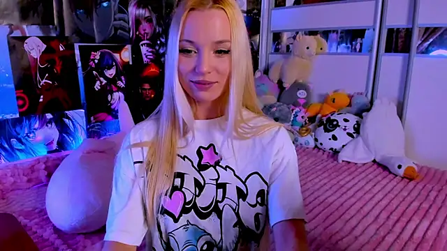 Snapshot of Cute__Pony chatting on December 22, 9:42 pm Cute  Pony online show from December 22, 9:42 pm