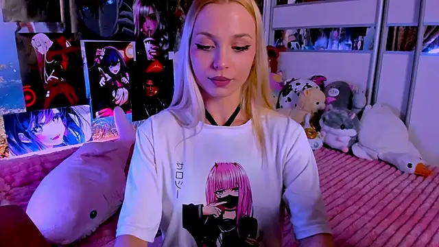Snapshot of Cute__Pony chatting on February 13, 9:27 pm Cute  Pony online show from February 13, 9:27 pm