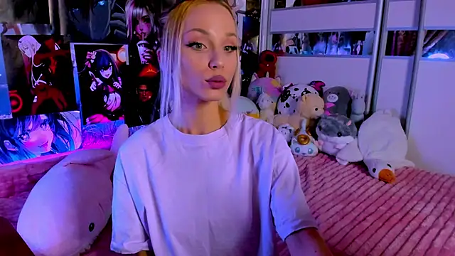 Snapshot of Cute__Pony chatting on February 19, 9:36 pm Cute  Pony online show from February 19, 9:36 pm