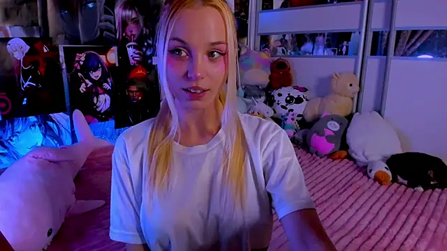 Snapshot of Cute__Pony chatting on October 15, 9:04 pm Cute  Pony online show from October 15, 9:04 pm