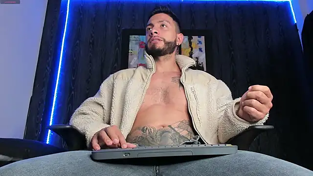 Snapshot of Mark_Buffet02 chatting on December 10, 3:22 pm Mark Buffet02 online show from December 10, 3:22 pm