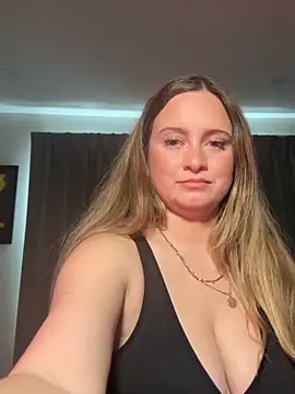 Sophie Raegan online show from February 19, 9:33 pm