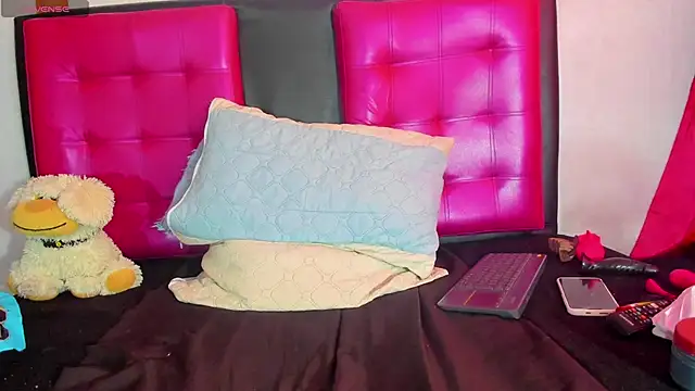 Snapshot of AlanaLars chatting on September 14, 4:17 pm AlanaLars online show from September 14, 4:17 pm