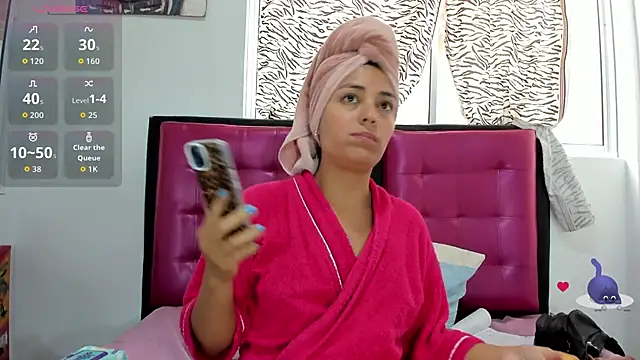 Snapshot of AlanaLars chatting on February 13, 9:11 pm AlanaLars online show from February 13, 9:11 pm