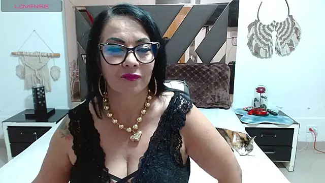 Snapshot of lindaesmeralda chatting on February 4, 11:38 am lindaesmeralda online show from February 4, 11:38 am