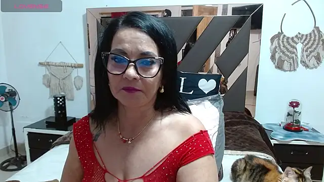 Snapshot of lindaesmeralda chatting on March 16, 12:00 pm lindaesmeralda online show from March 16, 12:00 pm