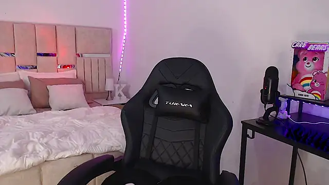 Snapshot of KimGeorgia_ chatting on March 15, 12:47 am KimGeorgia online show from March 15, 12:47 am