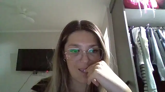 Daniela77771 online show from March 6, 1:46 am