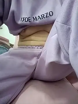 SweetGirl2k2 online show from January 2, 11:27 pm