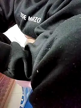 SweetGirl2k2 online show from February 10, 3:46 am