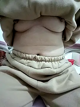 SweetGirl2k2 online show from February 18, 8:58 pm