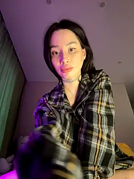 Yunasi online show from October 31, 11:55 am