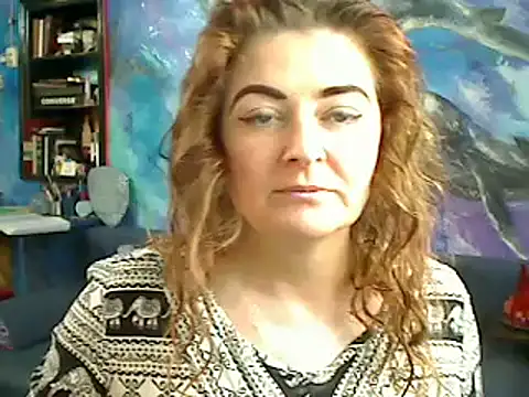 Snapshot of Helen1974 chatting on December 10, 6:54 am Helen1974 online show from December 10, 6:54 am