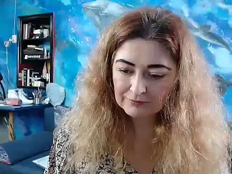 Snapshot of Helen1974 chatting on December 20, 11:21 am Helen1974 online show from December 20, 11:21 am