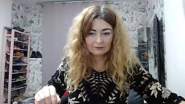 Snapshot of Helen1974 chatting on January 9, 11:02 pm Helen1974 online show from January 9, 11:02 pm