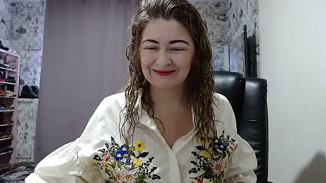 Snapshot of Helen1974 chatting on January 19, 8:18 am Helen1974 online show from January 19, 8:18 am