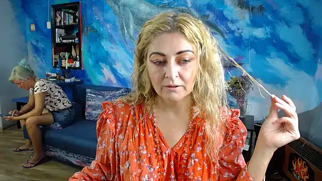 Snapshot of Helen1974 chatting on September 20, 5:03 pm Helen1974 online show from September 20, 5:03 pm