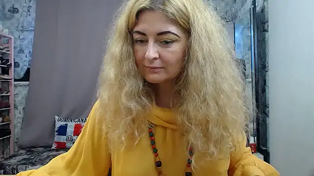 Snapshot of Helen1974 chatting on October 7, 6:10 am Helen1974 online show from October 7, 6:10 am