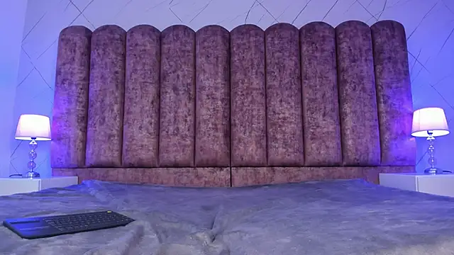 Snapshot of bellablack27 chatting on December 28, 1:18 am bellablack27 online show from December 28, 1:18 am