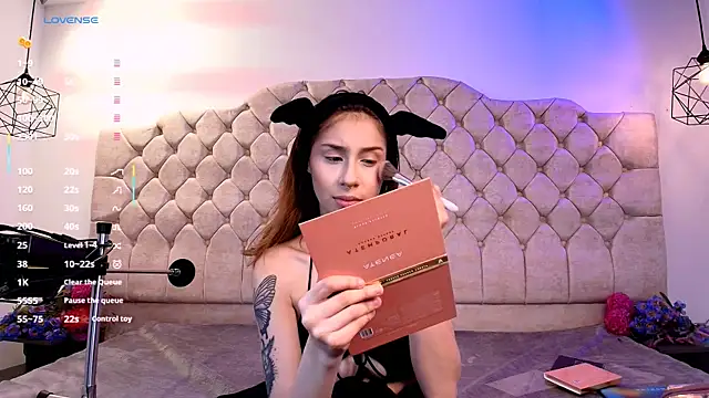 Snapshot of bellablack27 chatting on February 13, 1:15 pm bellablack27 online show from February 13, 1:15 pm