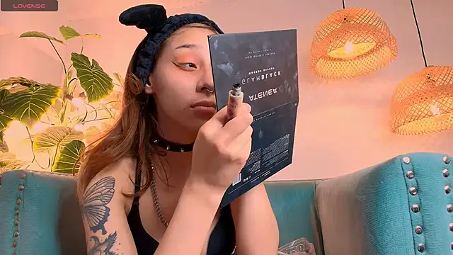 Snapshot of bellablack27 chatting on March 4, 1:28 pm bellablack27 online show from March 4, 1:28 pm