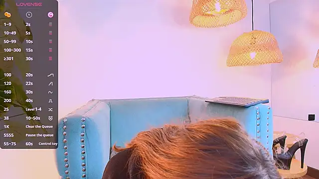 Snapshot of bellablack27 chatting on March 9, 5:55 am bellablack27 online show from March 9, 5:55 am