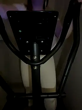 Snapshot of -R0sa-8ella- chatting on September 8, 10:20 pm -R0sa-8ella- online show from September 8, 10:20 pm