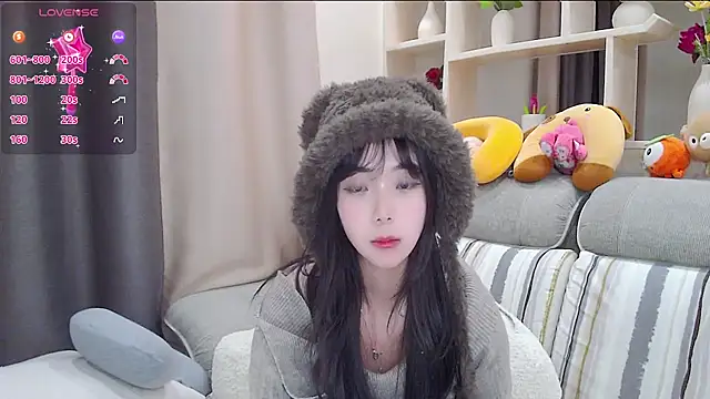 Snapshot of Duludulu_007 chatting on December 17, 4:11 pm Duludulu 007 online show from December 17, 4:11 pm