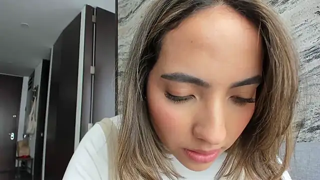 Sophi  a online show from February 21, 8:16 pm