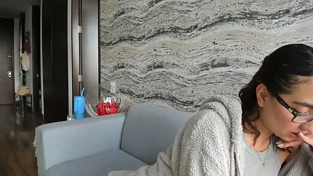 Sophi  a online show from October 21, 8:42 pm