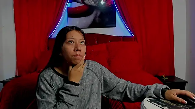 Snapshot of sexylaurita chatting on January 15, 12:15 pm sexylaurita online show from January 15, 12:15 pm