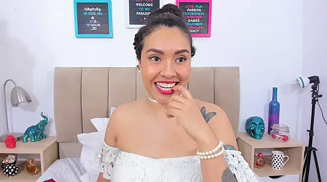 Zoe Gruber online show from March 10, 4:17 am