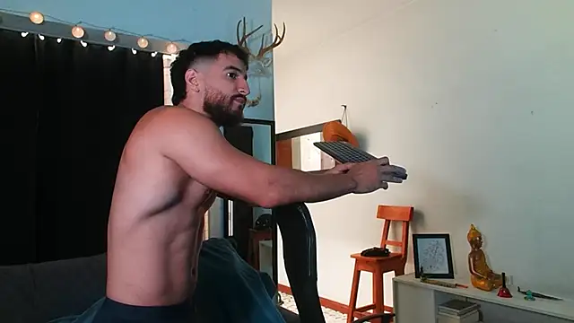 Snapshot of AndrewMartinez chatting on January 31, 3:00 pm AndrewMartinez online show from January 31, 3:00 pm