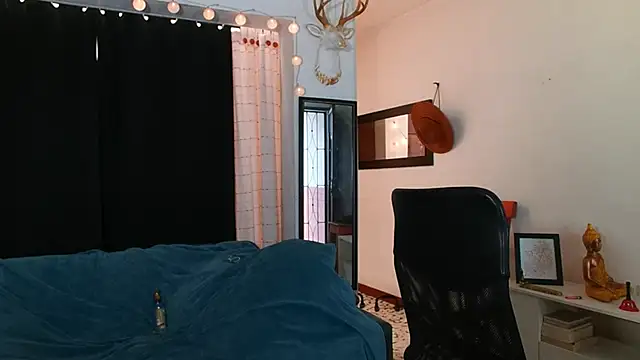 Snapshot of AndrewMartinez chatting on January 31, 9:48 pm AndrewMartinez online show from January 31, 9:48 pm