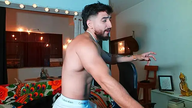 Snapshot of AndrewMartinez chatting on February 2, 1:12 am AndrewMartinez online show from February 2, 1:12 am