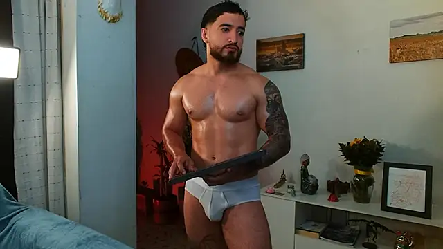 Snapshot of AndrewMartinez chatting on October 3, 1:02 am AndrewMartinez online show from October 3, 1:02 am